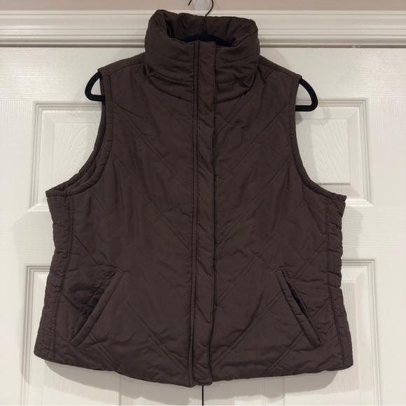 Daisy Fuentes Jackets & Blazers - Daisy Fuentes Lightweight Puffer Vest Chocolate Brown Size Junior XL